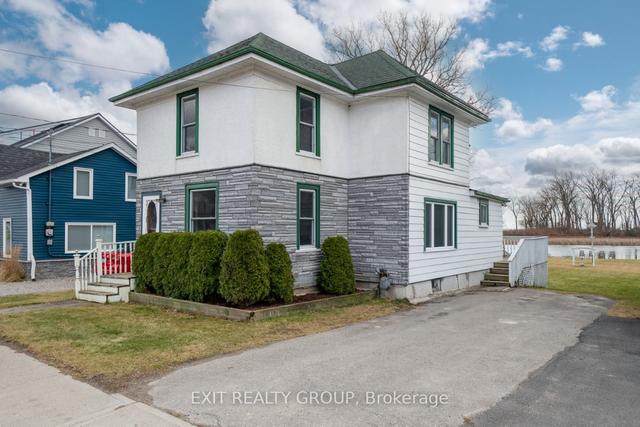 163 Main St, House detached with 3 bedrooms, 2 bathrooms and 3 parking in Prince Edward County ON | Image 1