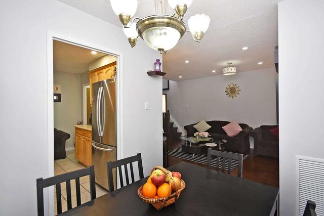145 - 2095 Roche Crt, Townhouse with 3 bedrooms, 2 bathrooms and 1 parking in Mississauga ON | Image 8