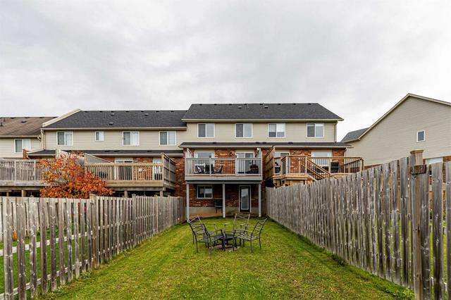 73 Benjamin Cres, House attached with 3 bedrooms, 3 bathrooms and 3 parking in Orangeville ON | Image 9