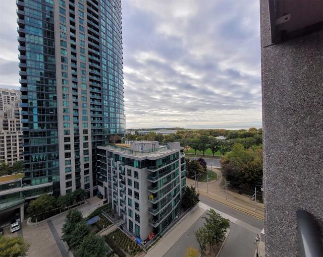 1004 - 219 Fort York Blvd, Condo with 1 bedrooms, 1 bathrooms and 1 parking in Toronto ON | Image 6