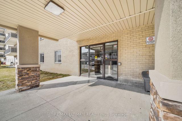 205 - 936 Glen St, Condo with 2 bedrooms, 1 bathrooms and 1 parking in Oshawa ON | Image 6