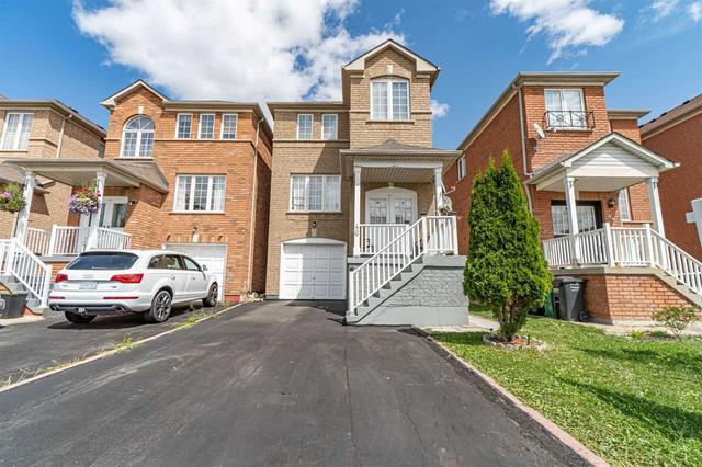 46 Domenico Cres, House detached with 3 bedrooms, 4 bathrooms and 4 parking in Brampton ON | Image 1