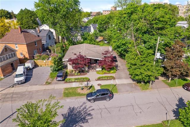 114 Queen Street, House detached with 5 bedrooms, 2 bathrooms and 8 parking in St. Catharines ON | Image 34