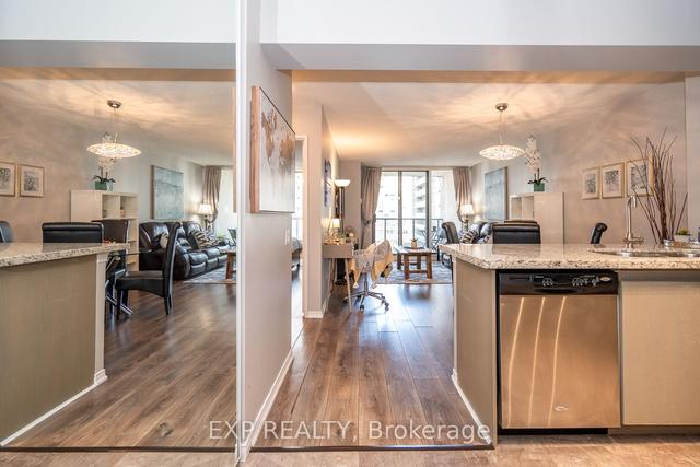 902 - 750 Bay St, Condo with 1 bedrooms, 1 bathrooms and 1 parking in Toronto ON | Image 33