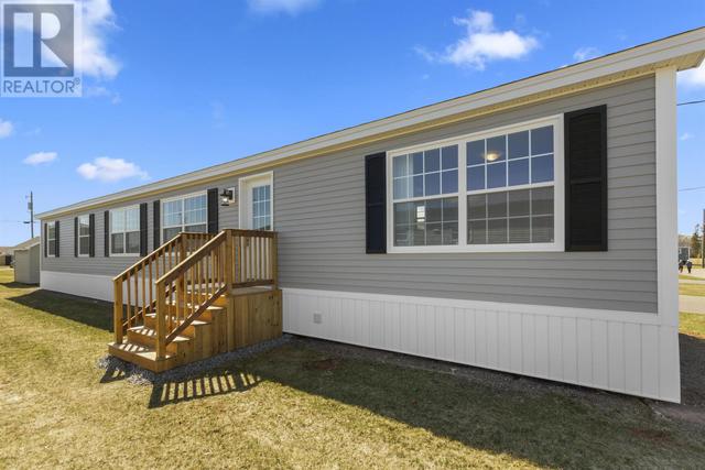 27 Watson Avenue, Home with 3 bedrooms, 2 bathrooms and null parking in Summerside PE | Image 1