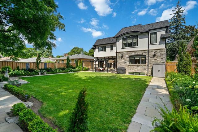 17 Hill Garden Rd, House detached with 5 bedrooms, 5 bathrooms and 8 parking in Toronto ON | Image 27