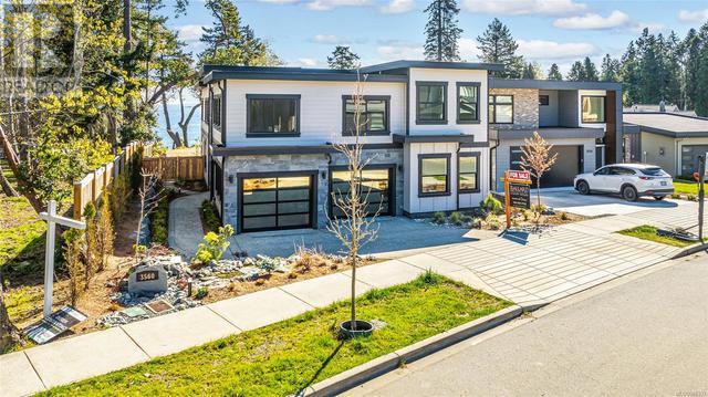 3560 Bonnie Dr, House detached with 4 bedrooms, 4 bathrooms and 2 parking in Nanaimo BC | Image 1