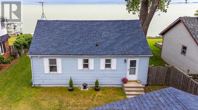 9502 St. Clair Road, House detached with 2 bedrooms, 1 bathrooms and null parking in Lakeshore ON | Image 27