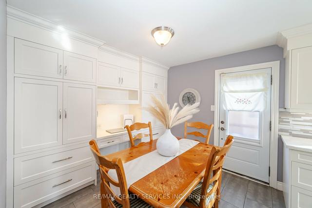 43 Newbridge Cres, House detached with 3 bedrooms, 2 bathrooms and 5 parking in Brampton ON | Image 37