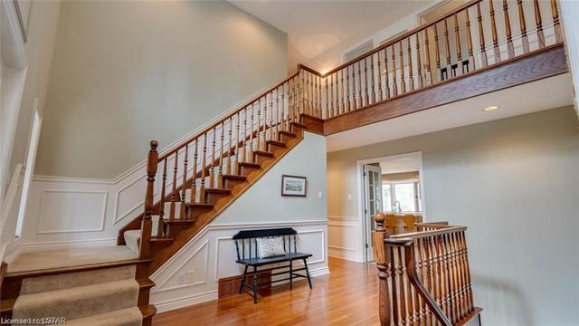 10341 Maplewood Avenue, House detached with 6 bedrooms, 3 bathrooms and 6 parking in Lambton Shores ON | Image 4