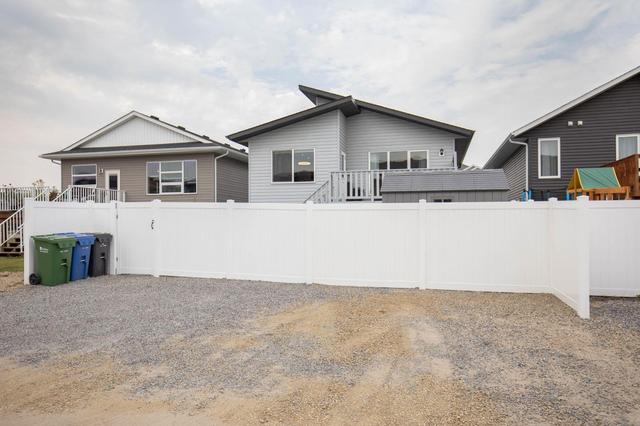 194 Livingston Close, House detached with 3 bedrooms, 2 bathrooms and 2 parking in Red Deer AB | Image 23