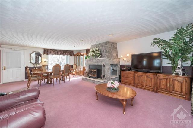 6780 Pilon Point Road, House detached with 8 bedrooms, 8 bathrooms and 15 parking in South Glengarry ON | Image 4