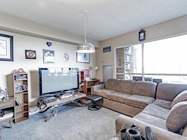 419 - 7805 Bayview Ave, Condo with 2 bedrooms, 2 bathrooms and 1 parking in Markham ON | Image 3