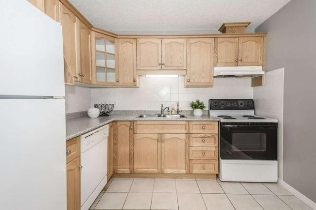 105 Edgemere Dr, House semidetached with 2 bedrooms, 3 bathrooms and 3 parking in Cambridge ON | Image 13