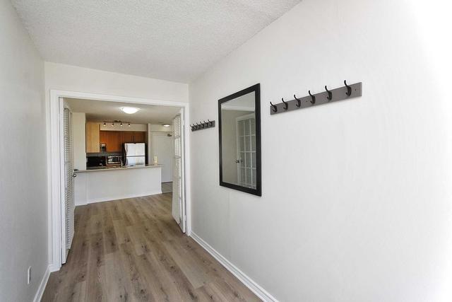 1203 - 25 Grenville St, Condo with 1 bedrooms, 1 bathrooms and 0 parking in Toronto ON | Image 9