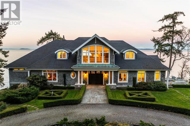 2600 Queenswood Dr, House detached with 5 bedrooms, 7 bathrooms and 10 parking in Saanich BC | Image 21
