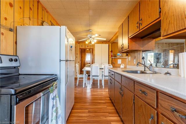 894 Road 9 W, House detached with 3 bedrooms, 1 bathrooms and 11 parking in Mapleton ON | Image 36