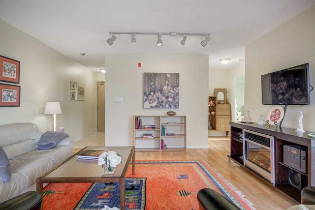 753 - 24 Southport St, Condo with 2 bedrooms, 1 bathrooms and 2 parking in Toronto ON | Image 29