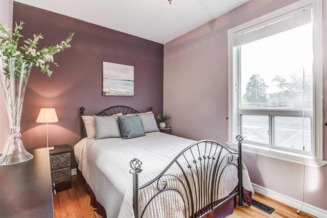 984 Ossington Ave, House semidetached with 3 bedrooms, 2 bathrooms and 2 parking in Toronto ON | Image 13