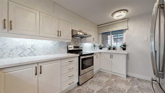 55 - 130 Ling Rd, Townhouse with 3 bedrooms, 2 bathrooms and 1 parking in Toronto ON | Image 5
