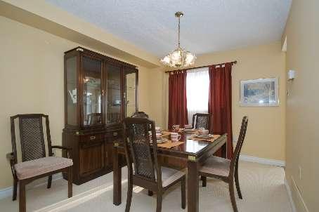 10 Marlow Cres, House attached with 3 bedrooms, 3 bathrooms and 2 parking in Markham ON | Image 2