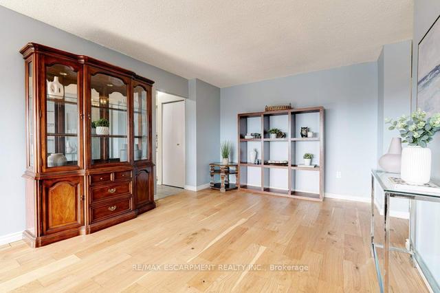 1606 - 2055 Upper Middle Rd, Condo with 1 bedrooms, 2 bathrooms and 2 parking in Burlington ON | Image 3