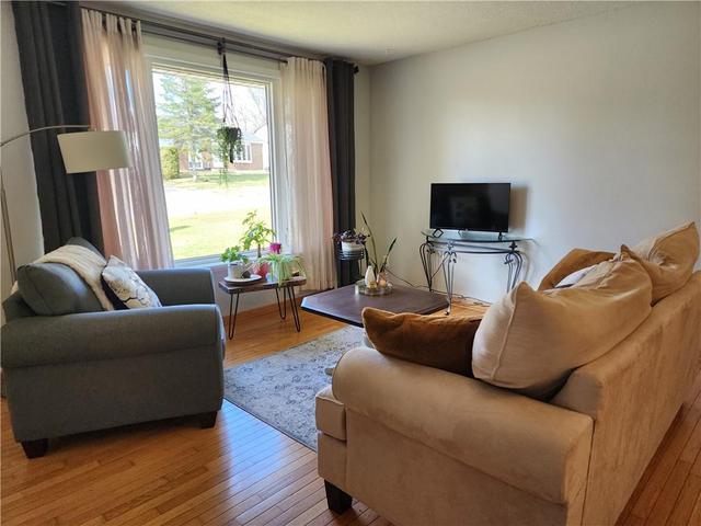 770 Comstock Crescent, House detached with 3 bedrooms, 1 bathrooms and 4 parking in Brockville ON | Image 7