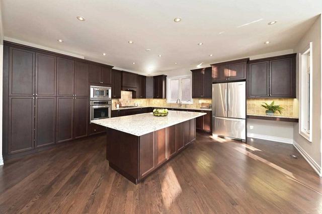 679 Valley Vista Dr, House detached with 4 bedrooms, 4 bathrooms and 6 parking in Vaughan ON | Image 4