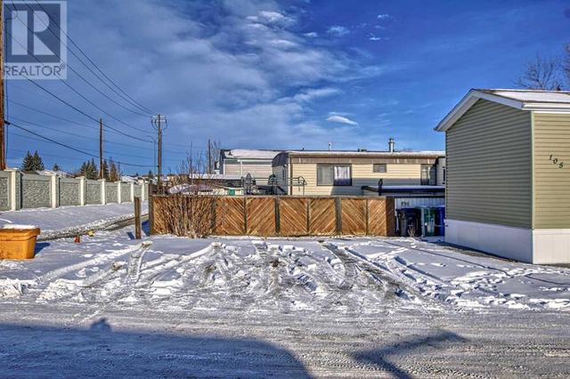 105, - 9090 24 Street Se, Home with 2 bedrooms, 1 bathrooms and 2 parking in Calgary AB | Image 37