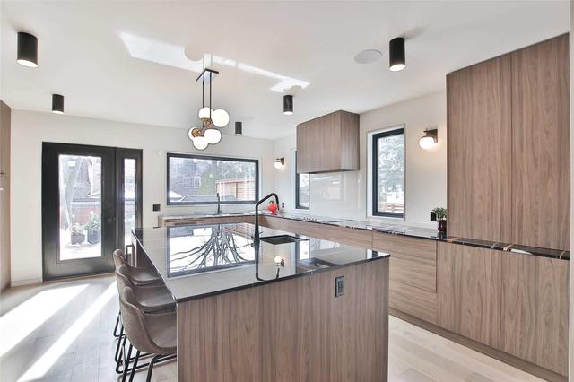 37 Grandview Ave, House detached with 4 bedrooms, 6 bathrooms and 2 parking in Toronto ON | Image 38