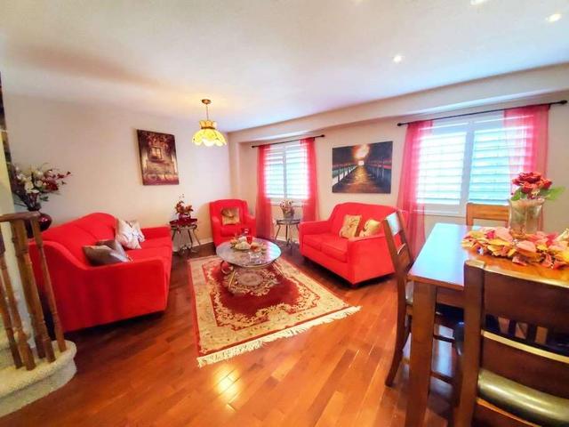 3321 Southwick St, House attached with 3 bedrooms, 3 bathrooms and 3 parking in Mississauga ON | Image 15