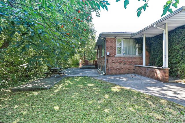 55 Van Dusen Blvd, House detached with 3 bedrooms, 3 bathrooms and 6 parking in Toronto ON | Image 6