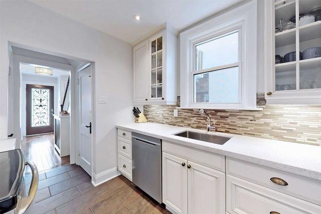 528 Roselawn Ave, House detached with 3 bedrooms, 3 bathrooms and 1 parking in Toronto ON | Image 5