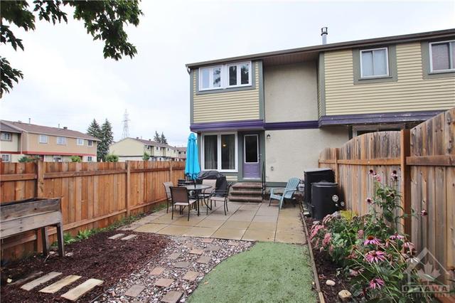4329 Meadowvale Lane, Townhouse with 3 bedrooms, 2 bathrooms and 1 parking in Ottawa ON | Image 24