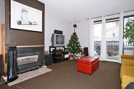 th9a - 570 Wellington St W, Townhouse with 3 bedrooms, 2 bathrooms and 1 parking in Toronto ON | Image 3