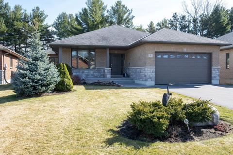 13 Lakewood Cres, House detached with 2 bedrooms, 3 bathrooms and 6 parking in Quinte West ON | Card Image