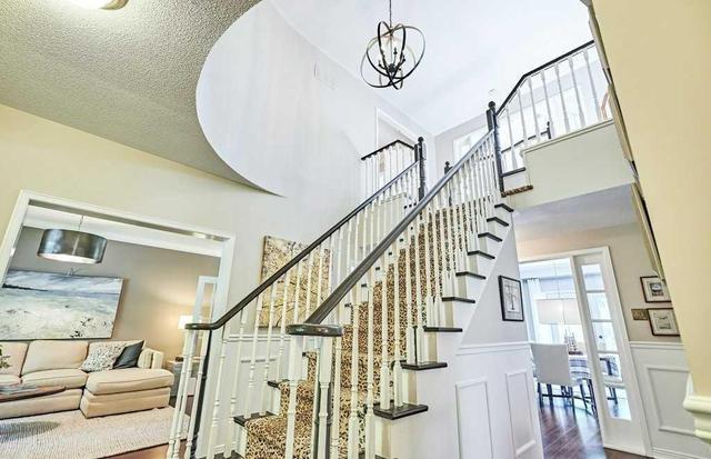 3 Balsdon Cres, House detached with 5 bedrooms, 4 bathrooms and 4 parking in Whitby ON | Image 4