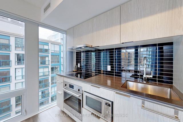 1012 - 60 Shuter St, Condo with 1 bedrooms, 2 bathrooms and 0 parking in Toronto ON | Image 4