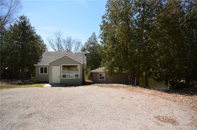 104 Shadow Lake Rd 28 Rd, House detached with 2 bedrooms, 1 bathrooms and 2 parking in Kawartha Lakes ON | Image 1