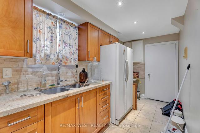 167 Arleta Ave, House semidetached with 4 bedrooms, 3 bathrooms and 6 parking in Toronto ON | Image 8
