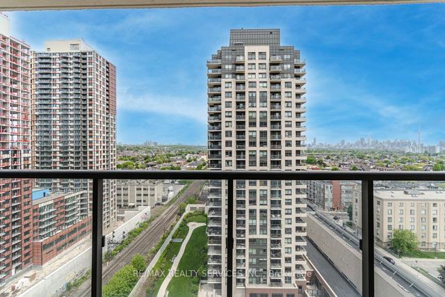 1810 - 1420 Dupont St, Condo with 2 bedrooms, 1 bathrooms and 1 parking in Toronto ON | Image 14