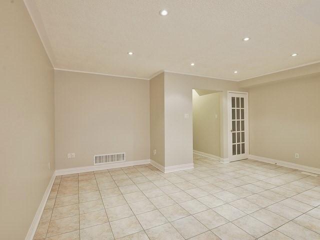 228 Kelso Cres, House attached with 3 bedrooms, 4 bathrooms and 3 parking in Vaughan ON | Image 4