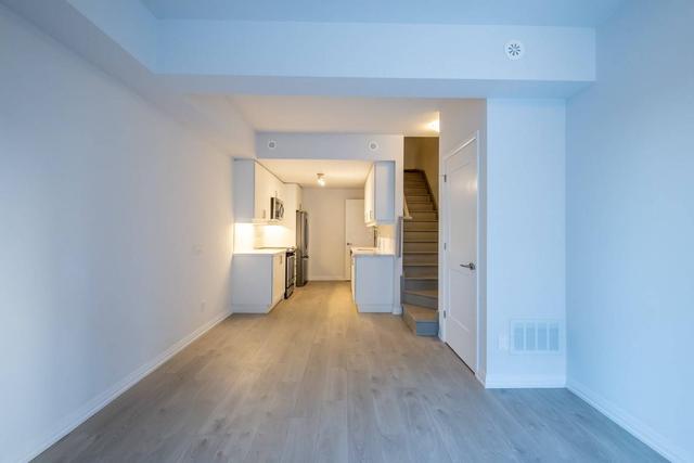 th10 - 1010 Portage Pkwy, Townhouse with 3 bedrooms, 2 bathrooms and 1 parking in Vaughan ON | Image 22