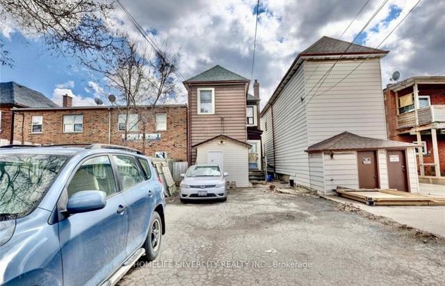 895 Barton St E, House detached with 5 bedrooms, 4 bathrooms and 6 parking in Hamilton ON | Image 1