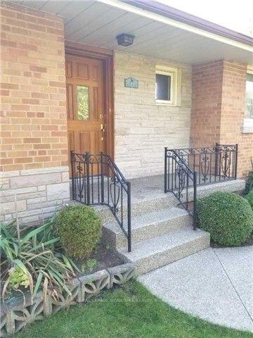 216 Wales Cres, House detached with 3 bedrooms, 2 bathrooms and 2 parking in Oakville ON | Image 23