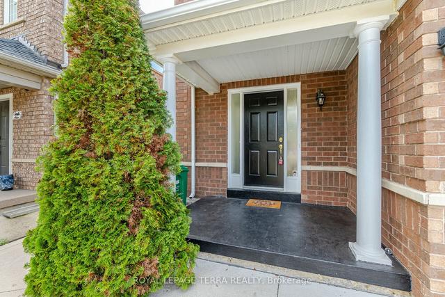 8 Trudelle Cres, House semidetached with 3 bedrooms, 3 bathrooms and 3 parking in Brampton ON | Image 33