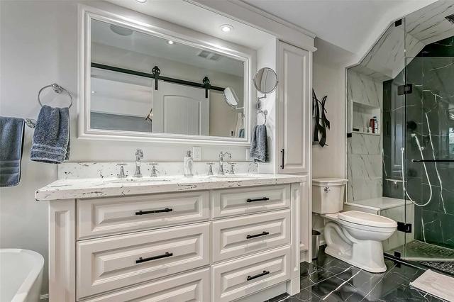 20 Garden Pl, House detached with 3 bedrooms, 5 bathrooms and 6 parking in Toronto ON | Image 15
