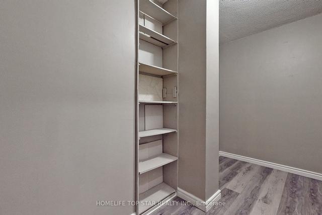1201 - 4 Lisa St, Condo with 3 bedrooms, 2 bathrooms and 1 parking in Brampton ON | Image 2