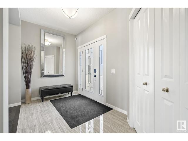 2122 53 St Sw, House detached with 4 bedrooms, 3 bathrooms and 4 parking in Edmonton AB | Image 2