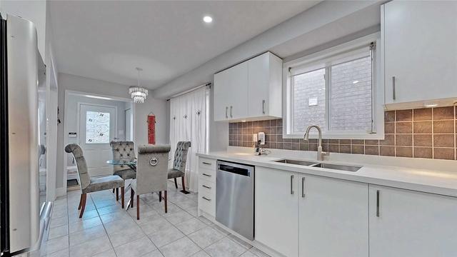 16 Colchester St, House semidetached with 3 bedrooms, 3 bathrooms and 3 parking in Markham ON | Image 3